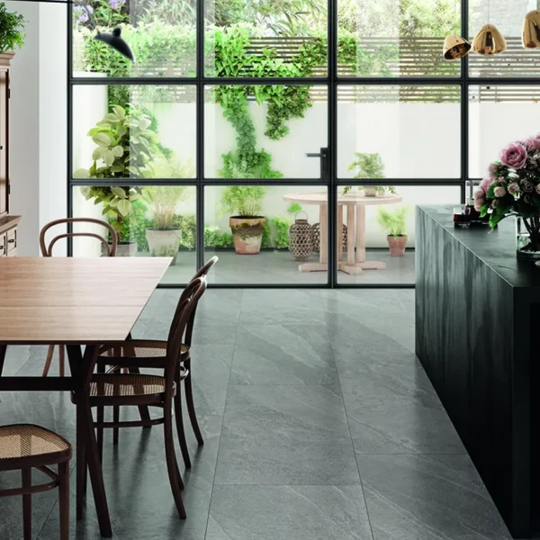 Gresie porțelanată Artdesia 2.0 Piemme — gresie aspect ardezie, bucătărie cu dining