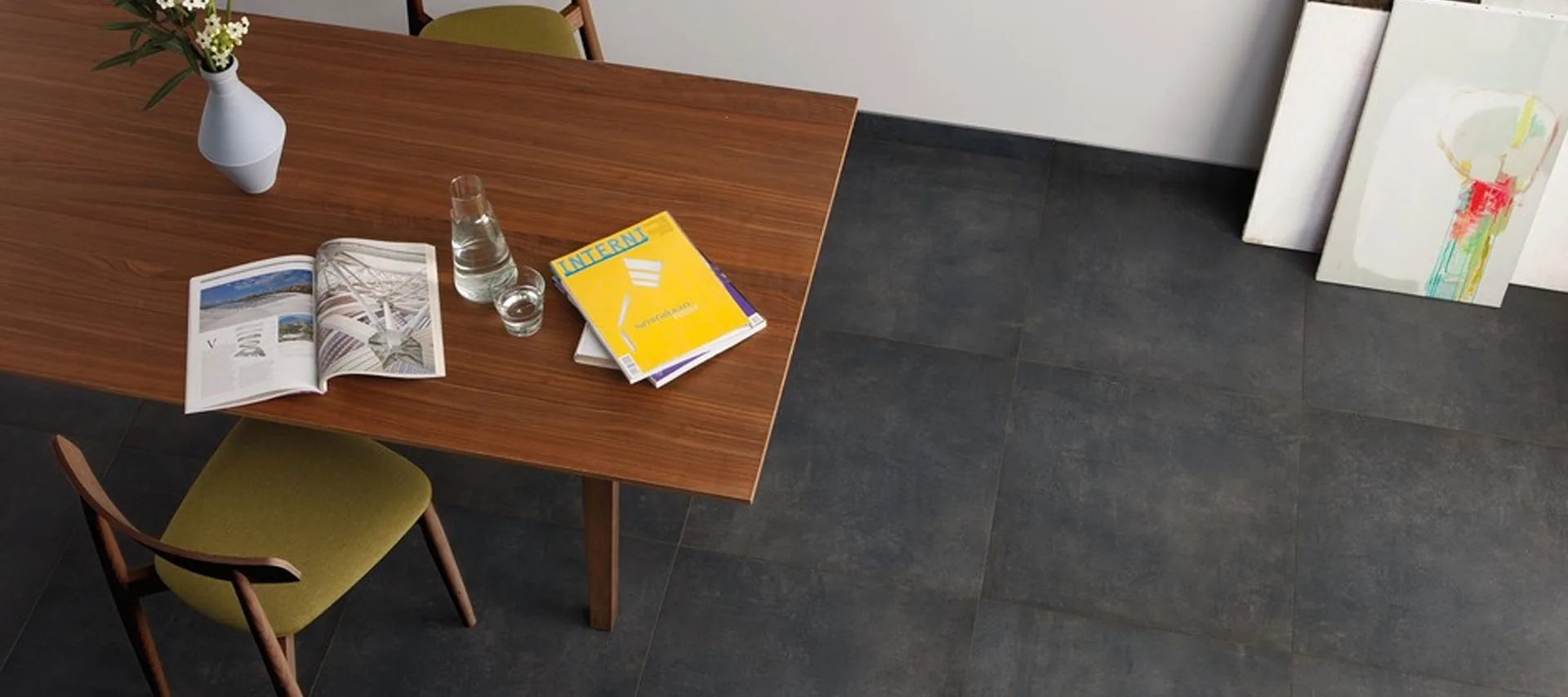 Concrete Piemme — aspect ciment antracit, masă dining gresie si faianta de calitate | Concrete Piemme — aspect ciment antracit, masă dining | Gresie Premium | Importator gresie faianta parchet de calitate din Italia