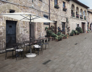 gresie si faianta de calitate | Flower filled streets of the old Italian city in Tuscany | Gresie Premium | Importator gresie faianta parchet de calitate din Italia